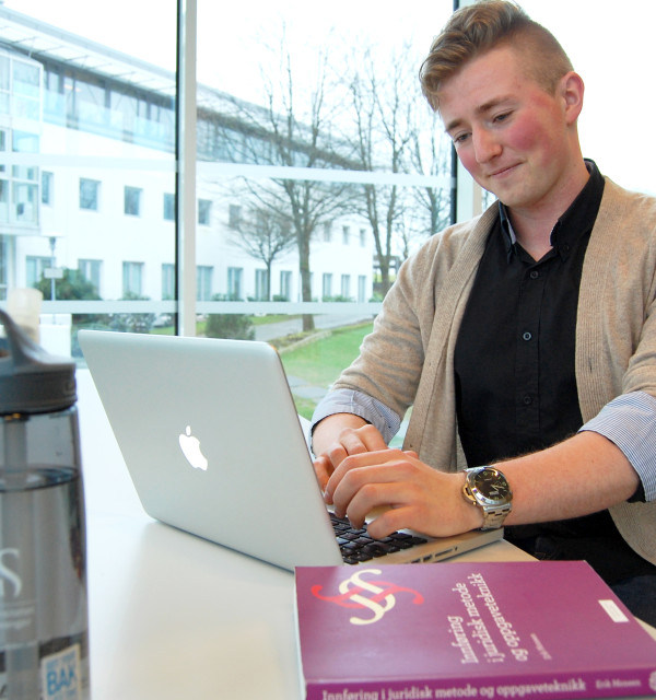 Bachelor i rettsvitenskap