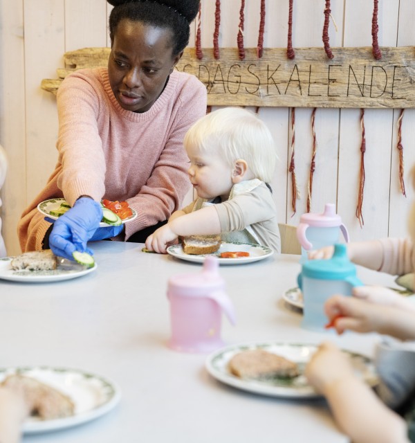 Hvordan vet du om barnet ditt går i en god barnehage?