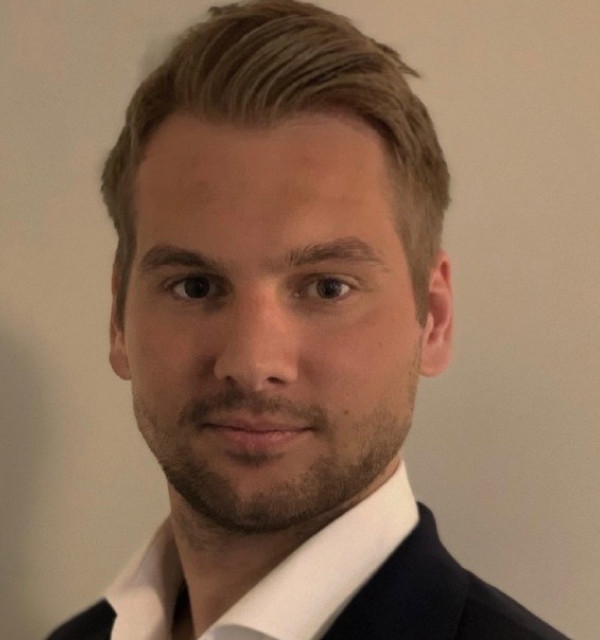 Seniormegler og økonomisjef