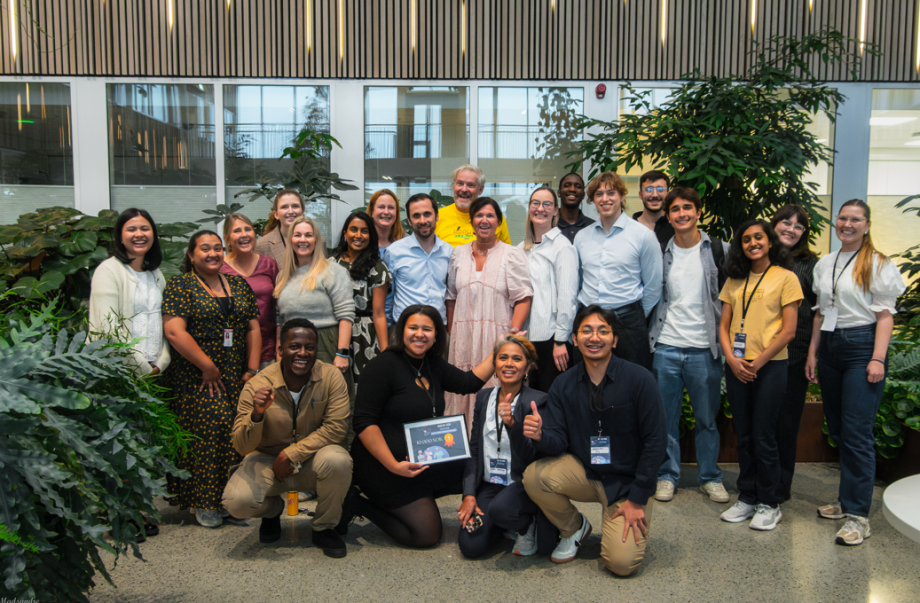 Gruppebilde av deltakerne på HealthTeach Hackathon 2024.