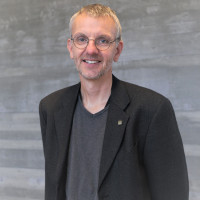 Employee profile for Helge Bøvik Larsen